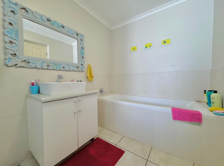 3 Bedroom Property for Sale in Blue Lagoon Western Cape